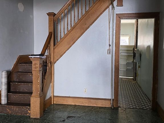 4th image of 147 5th St