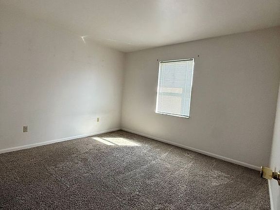 4th image of 1206 W 9th St #202