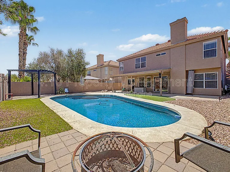 3236 E Hiddenview Dr — Photo 1