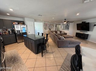 3114 W Cavedale Dr, Phoenix, AZ 85083