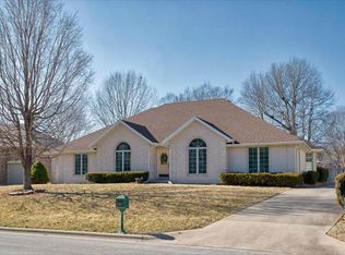 2227 S Oakbrook Ave, Springfield, MO 65809