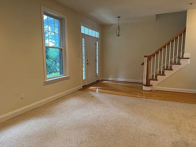 748 Moore Ave — Photo 5