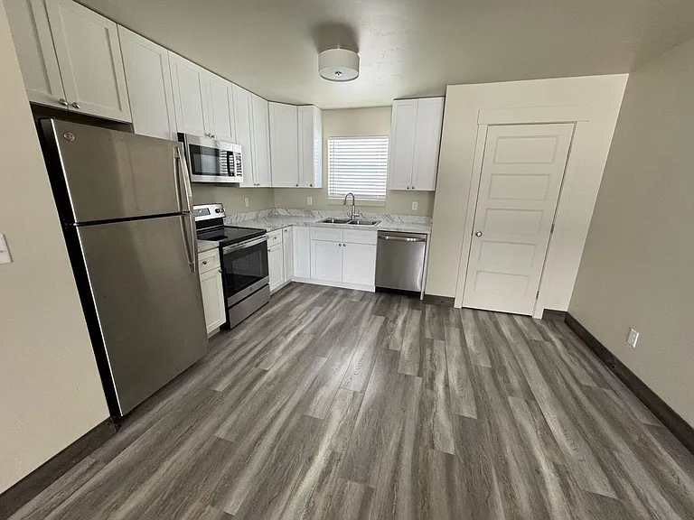 173 Jewel Basin Ct — Photo 2