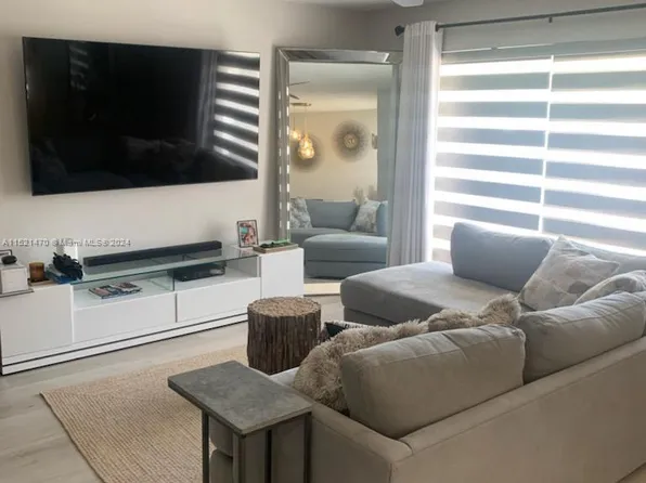 4590 SW 68th Court Cir APT 4, Miami, FL 33155