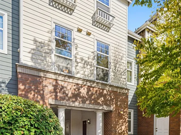 1387 Huckleberry Circle, Issaquah, WA 98029