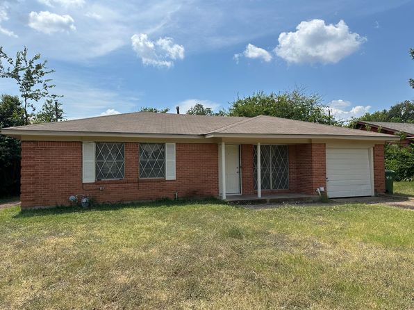 1106 La Porte Dr
