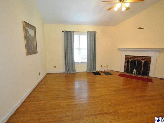 4th image of 1327 Fairlane Dr