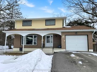 2 Agnes St, Barrie, ON L4M 2S2