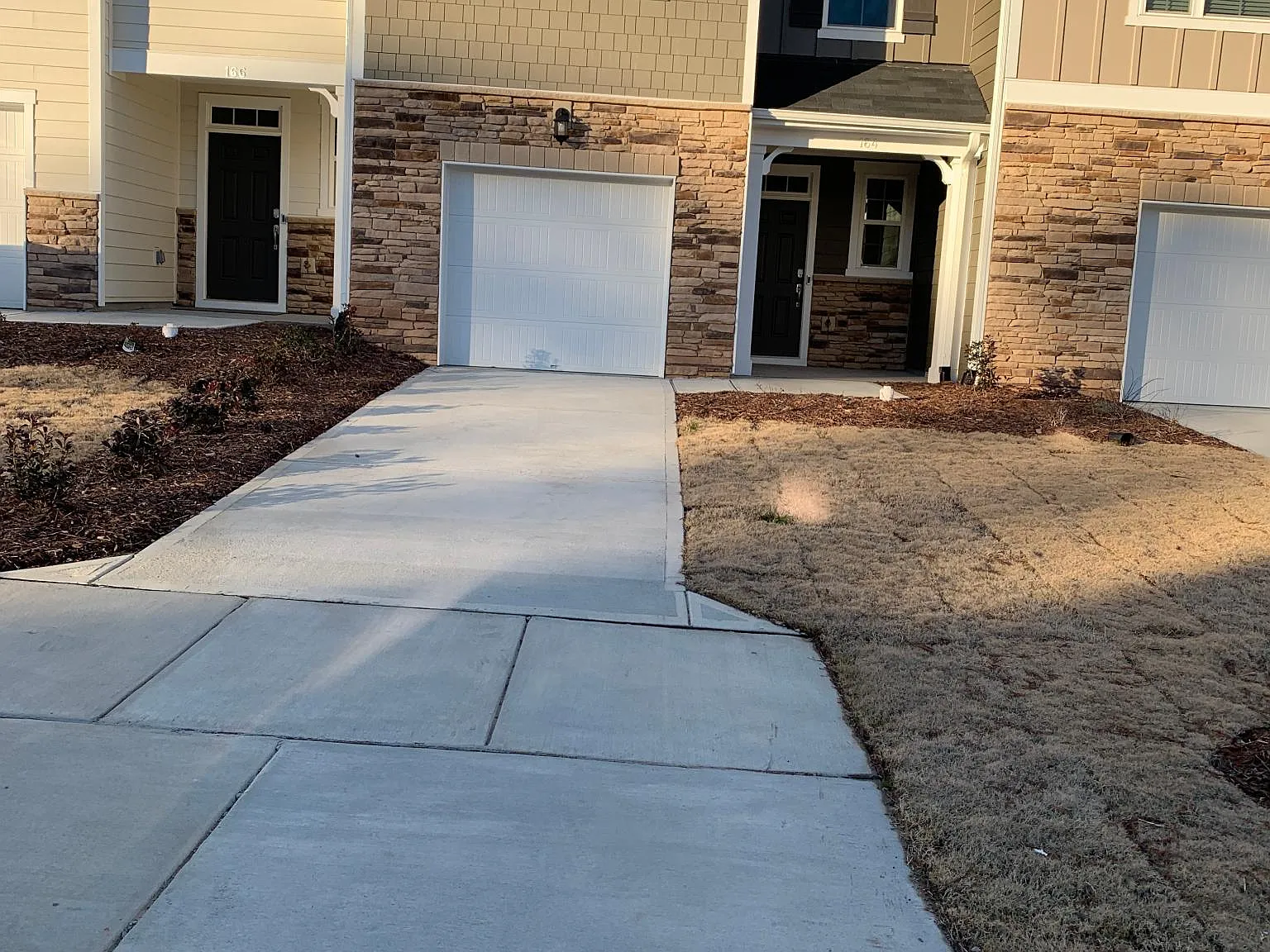 164 Hunston Dr — Photo 4