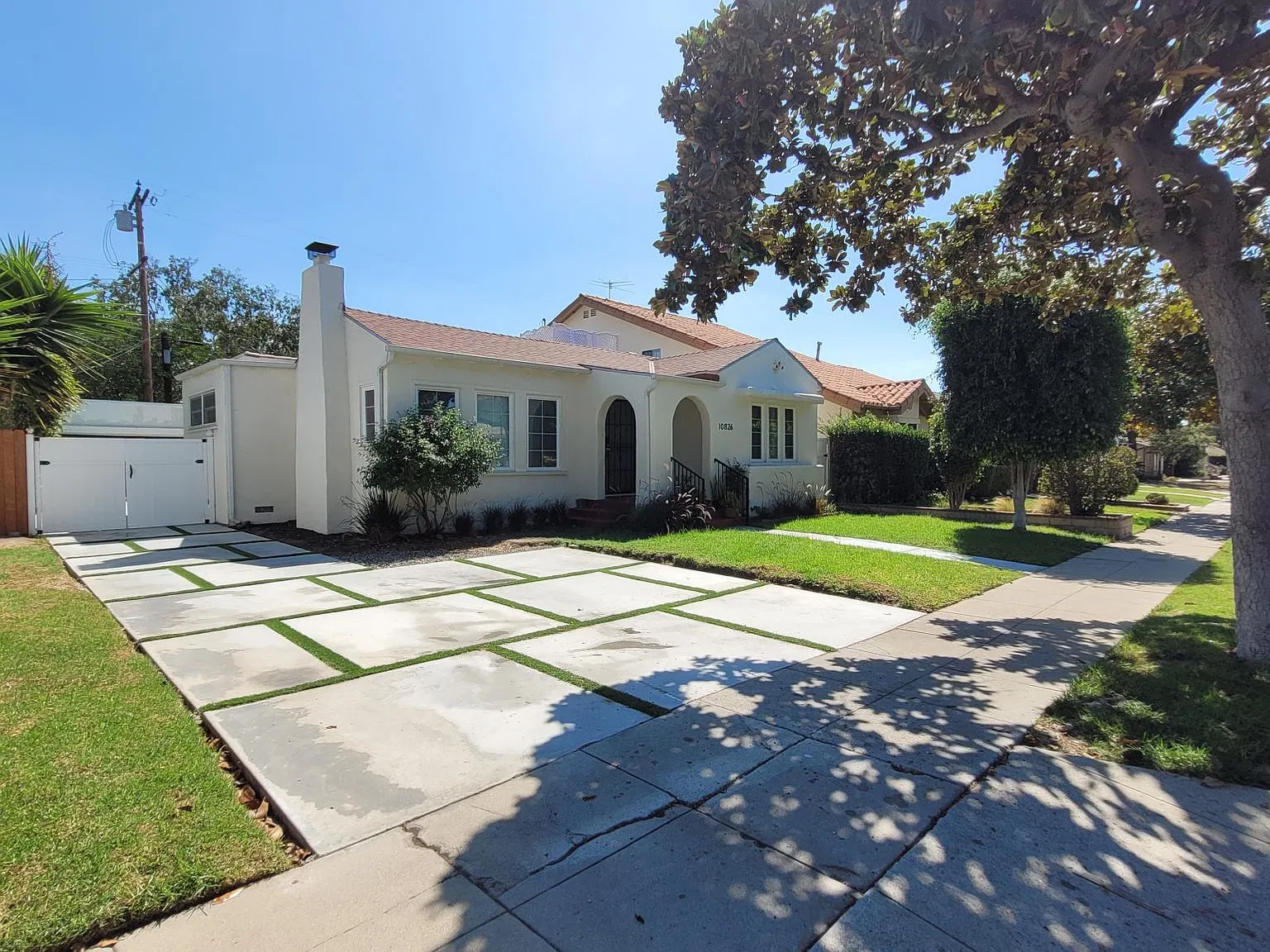 3 bed, 1795 sqft, $6,000 — Photo 2