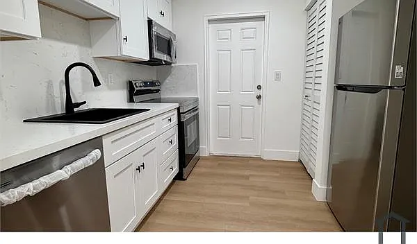 2 bed, 650 sqft, $2,400 — Photo 3