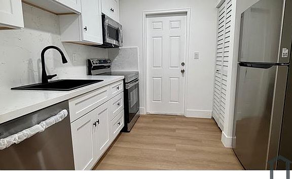 3rd image of 1076 NW 38th St