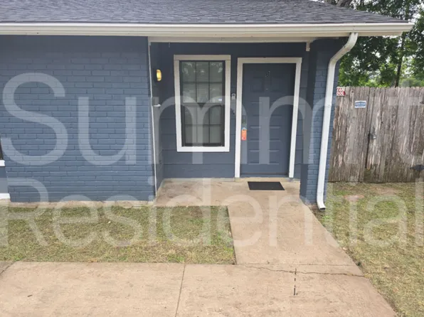 900 E Leslie Cir #B, Austin, TX 78721