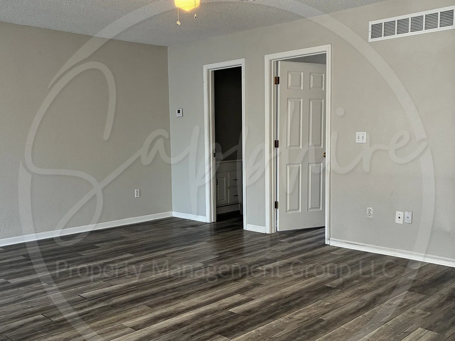 5623 North Northwood Terrace - 1 — Photo 4