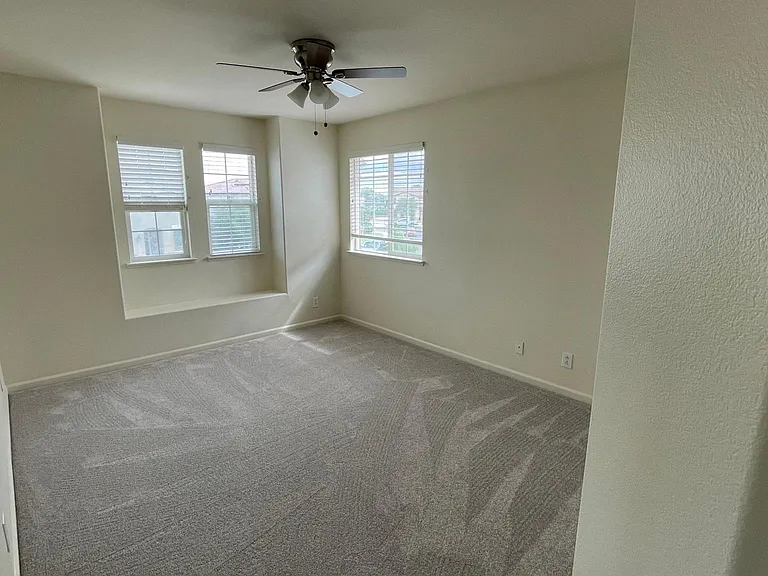2346 S Rock Creek Dr — Photo 8