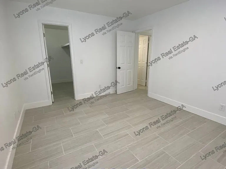 1028 S Gordon Ave — Photo 13