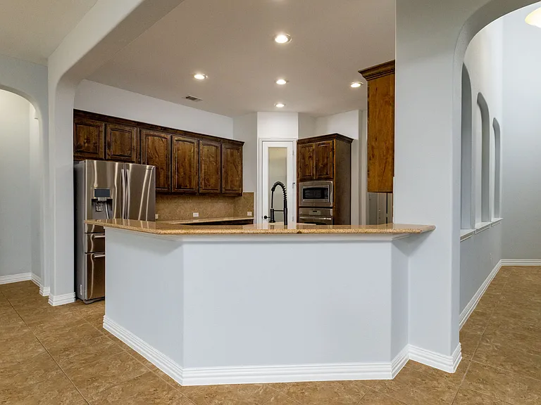 305 Dorset Ct — Photo 17