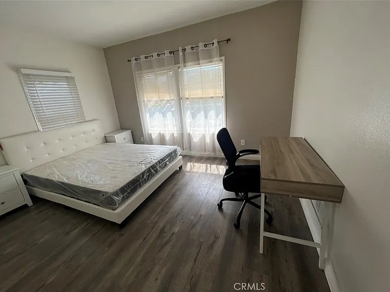 2710 Raymond Ave — Photo 11