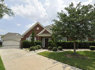5042 Hearth Hollow Ln, Sugar Land, TX 77479