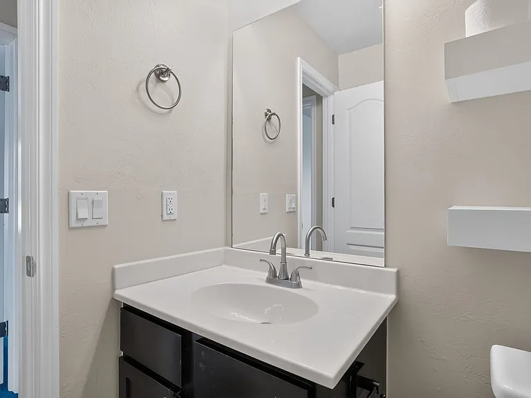 13113 Camden Dr — Photo 14
