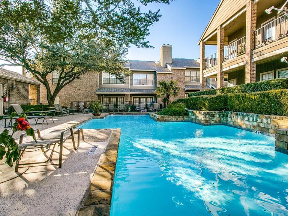 Community pool