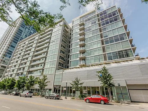 1620 S Michigan Ave Photo 1