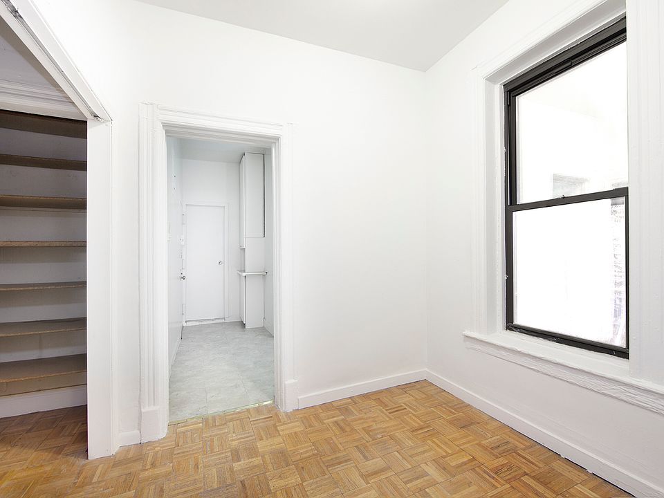 1st image of 308 W 21st St Penthouse 6