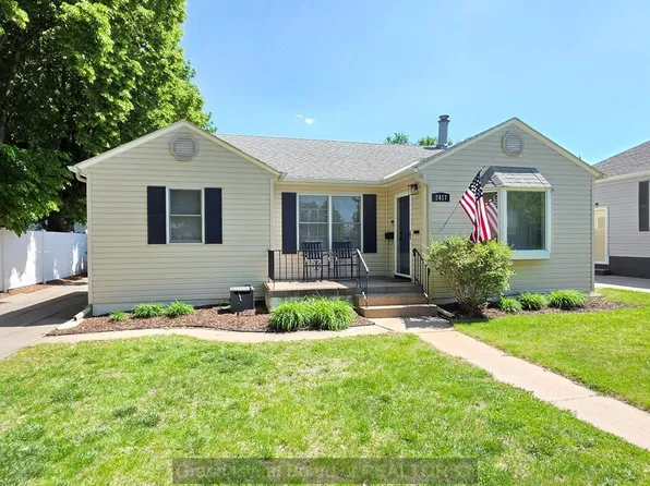 2417 W Division St, Grand Island, NE 68803