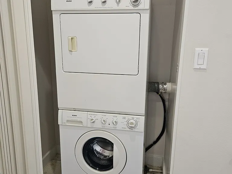 Franklin Street Apartments — Photo 12