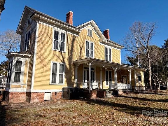2nd image of 509 Leak Ave