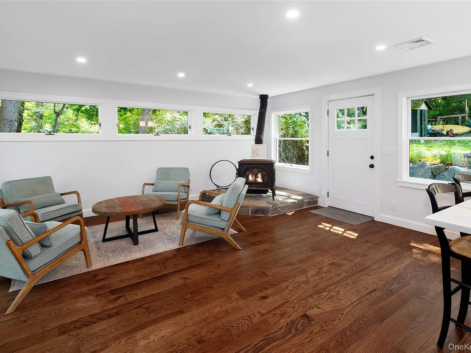 3 bed, 1.0 bath, 1300 sqft, $5,500 — Photo 4