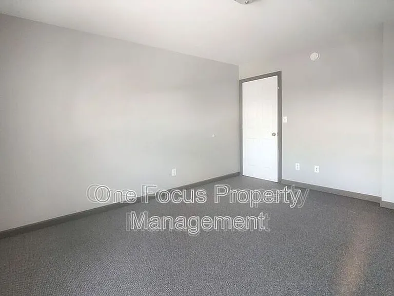 415 E Church St #5 — Photo 5