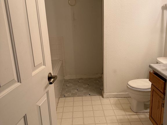3rd image of 8101 N Harvest Ct