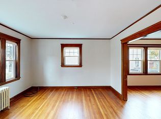 9 Henry St #1, Brookline, MA 02445