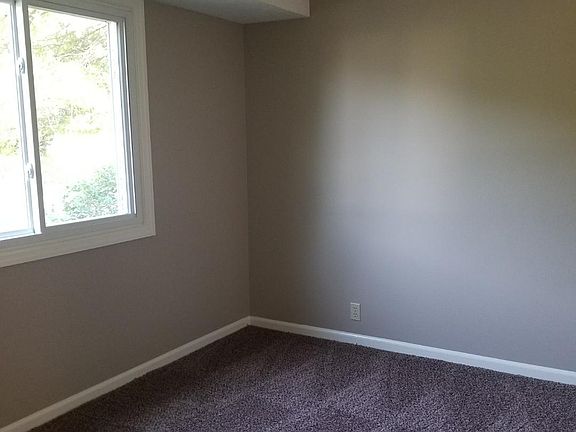 5th image of 6024 N 108th Avenue Cir