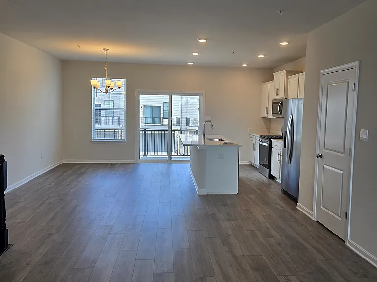 254 Ensemble Way — Photo 7