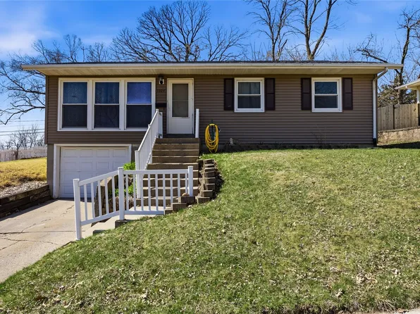 1024 Cheyenne Rd NW, Cedar Rapids, IA 52405