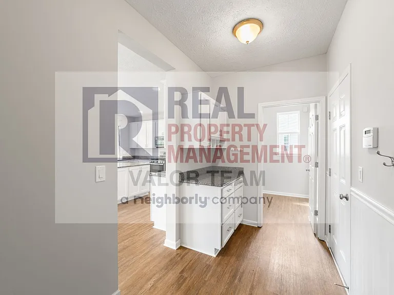 10275 Maryland St — Photo 14