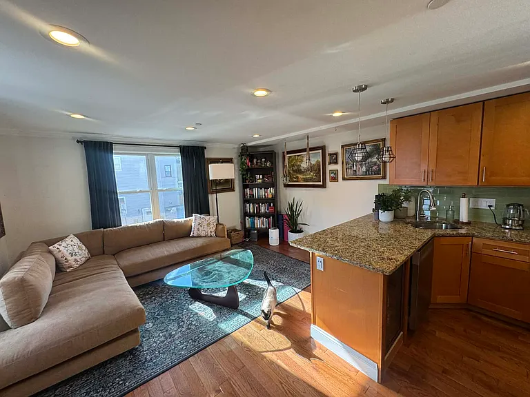 108 Maverick St #2 — Photo 6