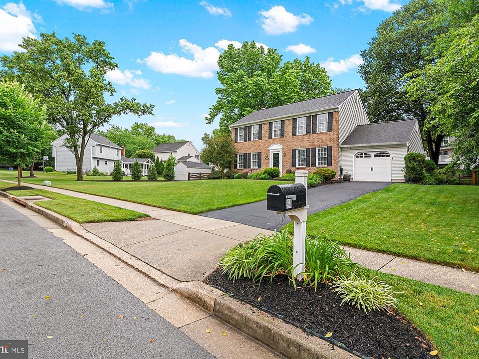 1st image of 4704 Yorkshire Dr