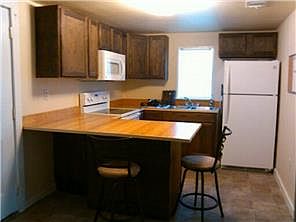 2nd image of 504 Orosco
