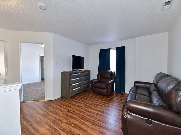 5th image of 2294 Edgewater Cir