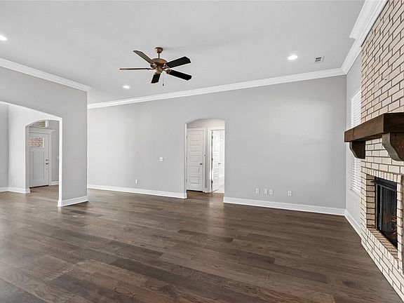 5th image of 1169 Pershing St