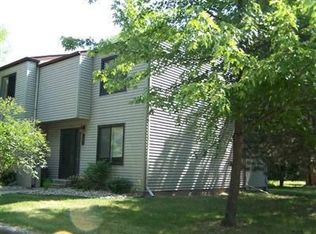 1462 Ward Dr, Fenton, MI 48430