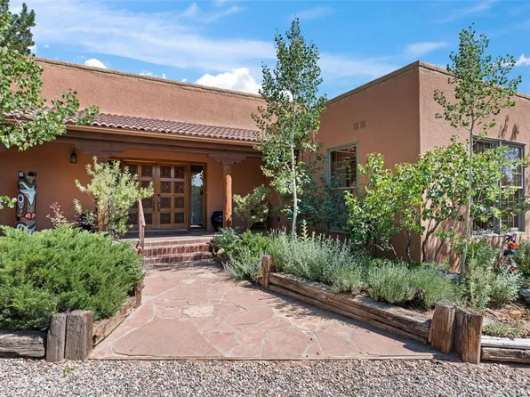 1003 Calle Largo, Santa Fe, NM 87501
