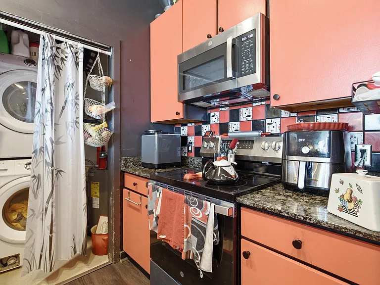 926 Woodland St #404 — Photo 15