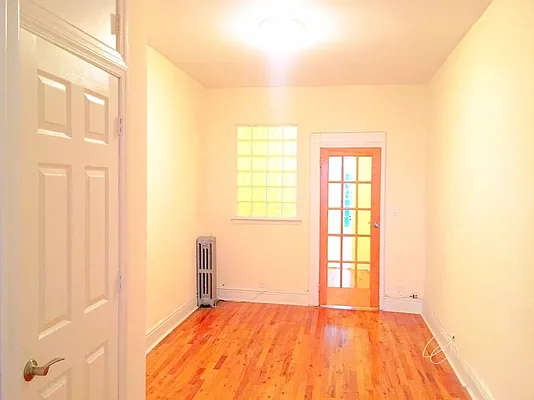 Rented by Rapid Realty Cobble Hill | media 53