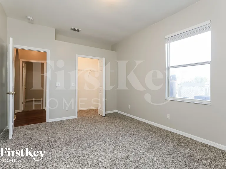 718 Long Lines Ln — Photo 13