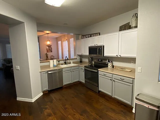 3 bed, 2.0 bath, 1849 sqft, $3,750 — Photo 3