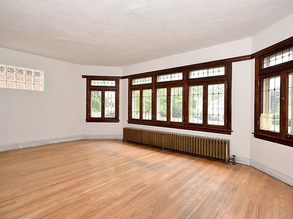 5th image of 6643 N Oshkosh Ave